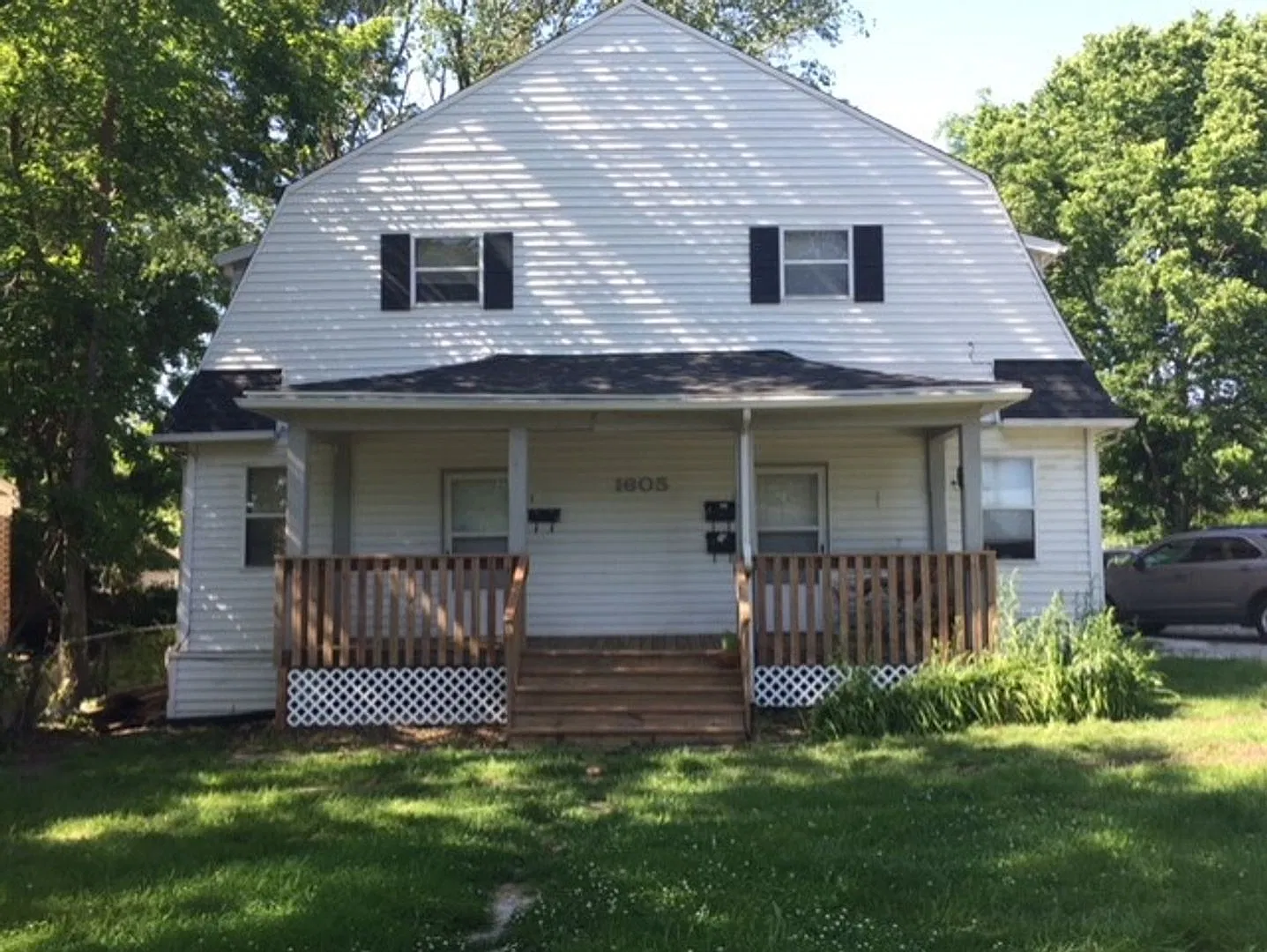 1605 Hinkson Ave — Photo 1
