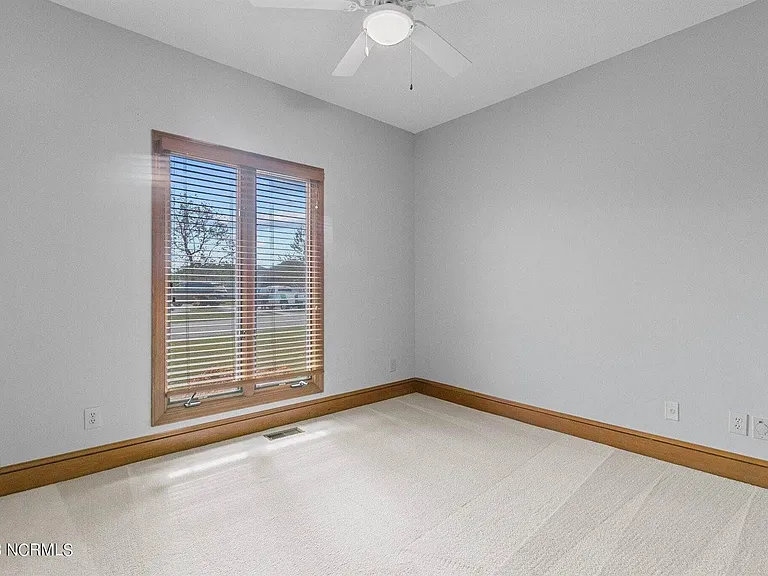 867 Castleberry Ct — Photo 11