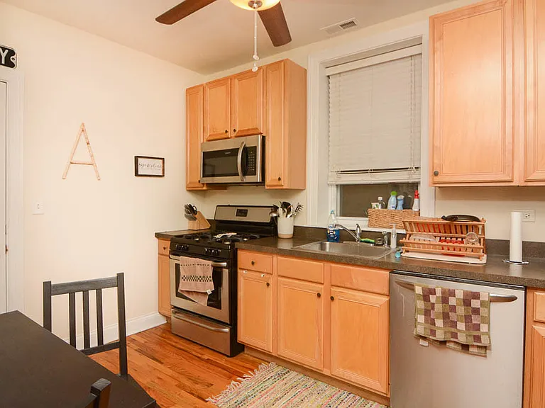 3833 N Paulina St #G — Photo 2