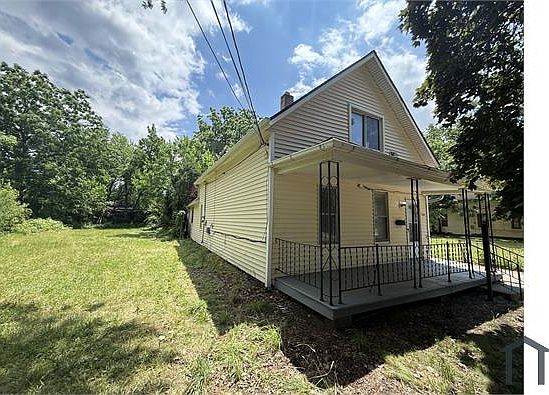 1st image of 5636 Drake Ave