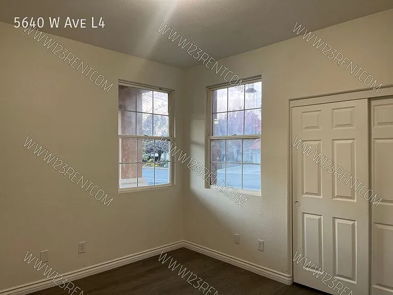 5640 W Avenue L4 — Photo 15