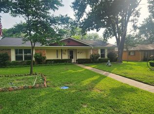 111 Poinsetta Cir, Terrell, TX 75160