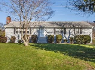 531 Locust Dr, Orange, CT 06477