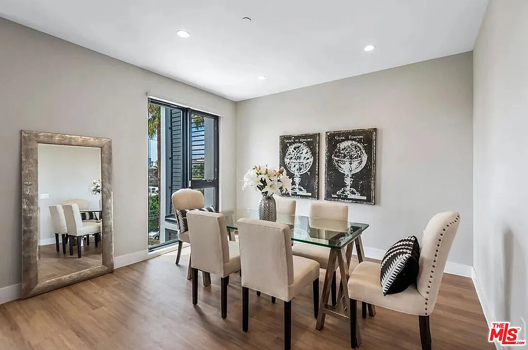 3 bed, 2.5 bath, 2039 sqft, $6,795 — Photo 4