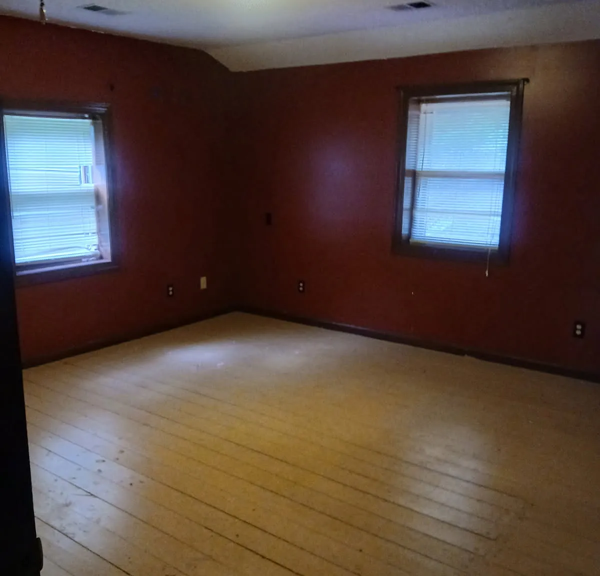 6 bed, 3000 sqft, $2,300 — Photo 2