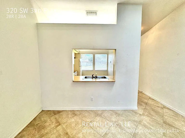 320 SW 3rd Pl #2 — Photo 11