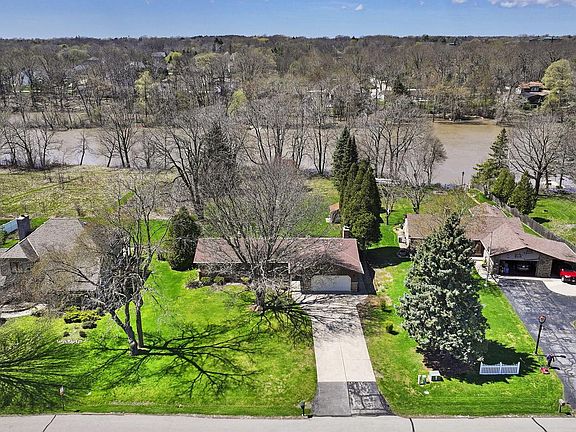 2nd image of 3400 Shorewood DRIVE