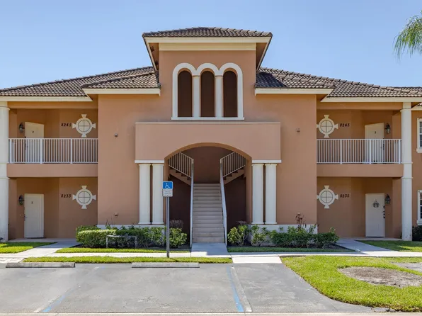 8243 Mulligan Cir, Port Saint Lucie, FL