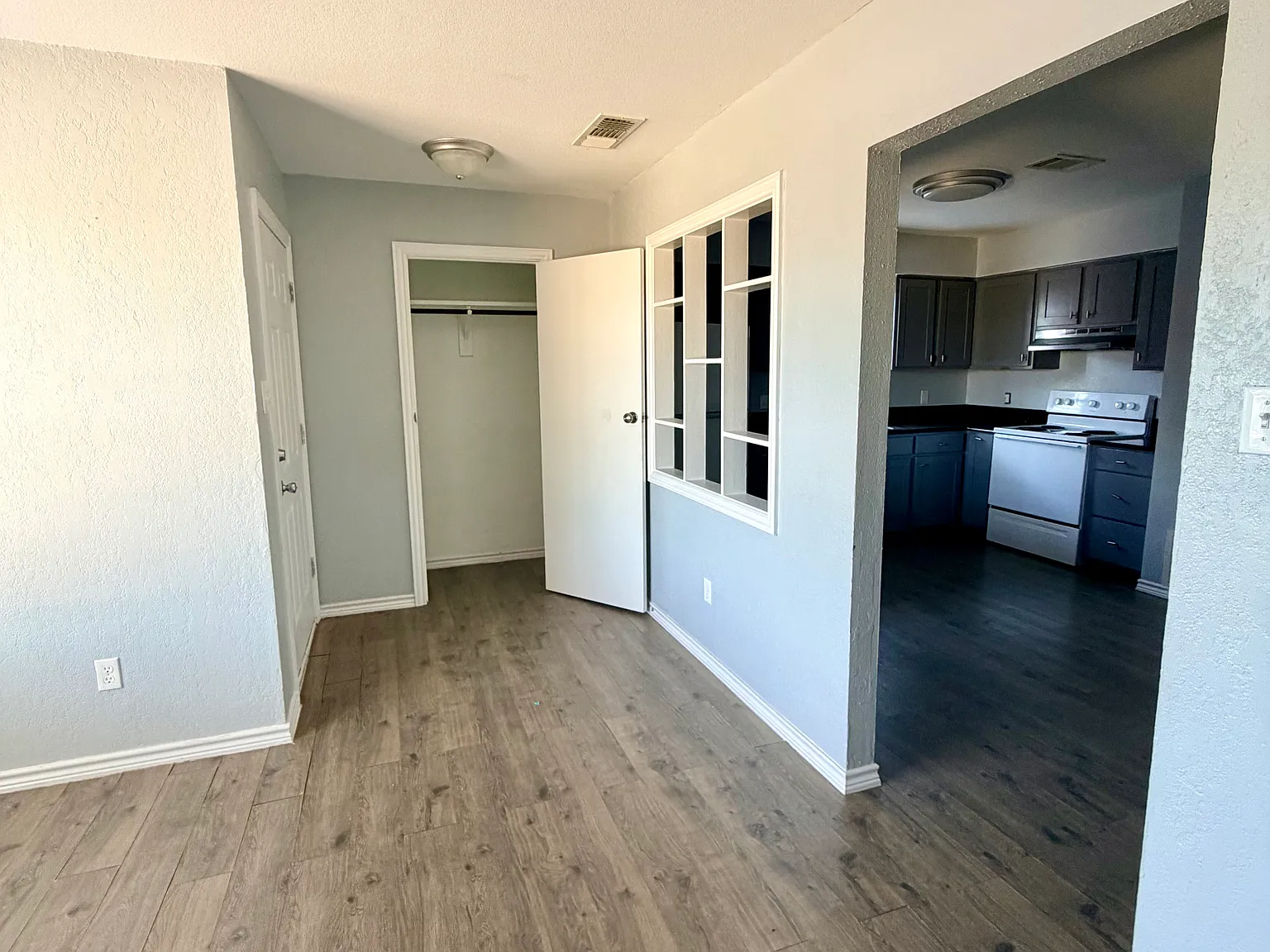 2 bed, $1,600 — Photo 2