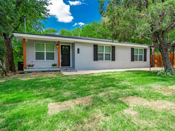 700 Walnut St, Bowie, TX 76230