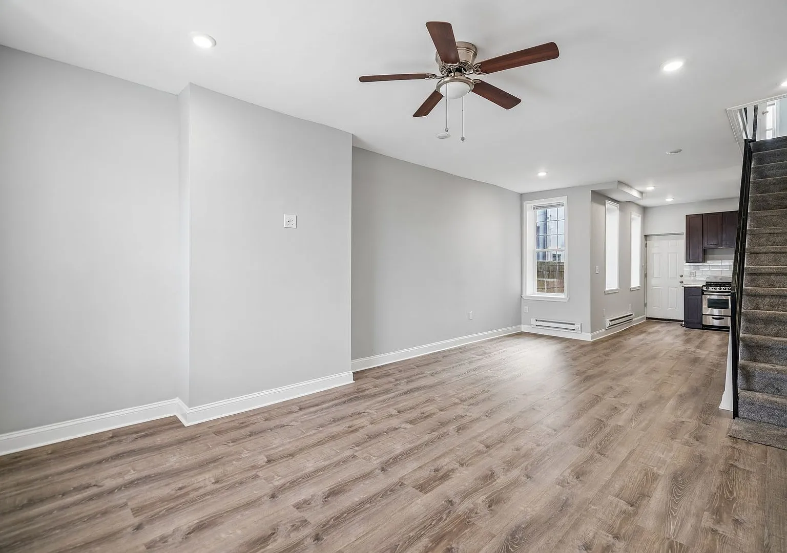Renovated Philly Charm: Granite Kitchen, Full Basement & Private Yard — Photo 3