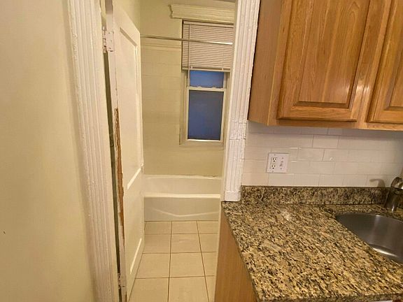 4th image of 165 Hemenway St APT 7