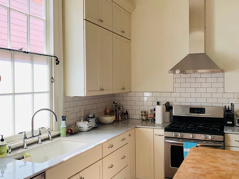 3009 Dauphine St — Photo 9