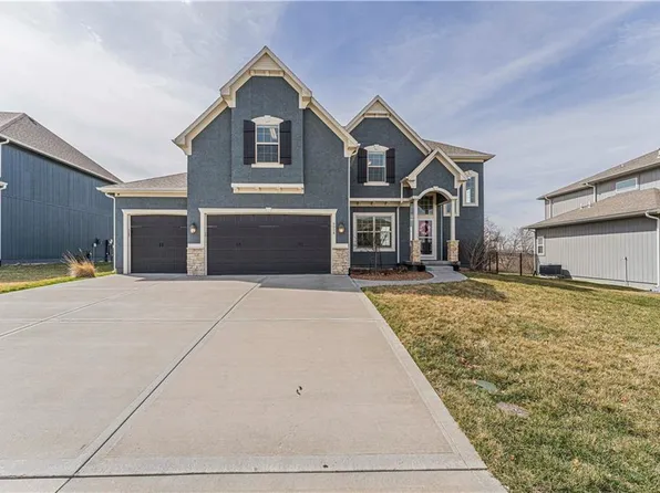 9924 N Richmond Ave, Kansas City, MO 64157