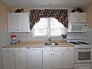 3rd image of 38 Center Dr