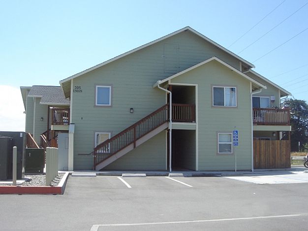 Building 305 Exterior