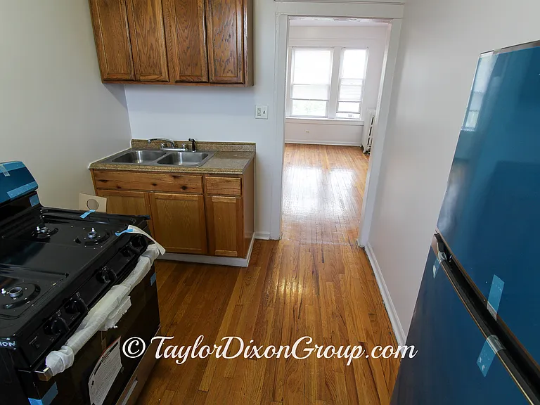514 E 70th St #3 — Photo 2
