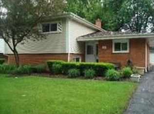 217 S Wilke Rd, Arlington Heights, IL 60005