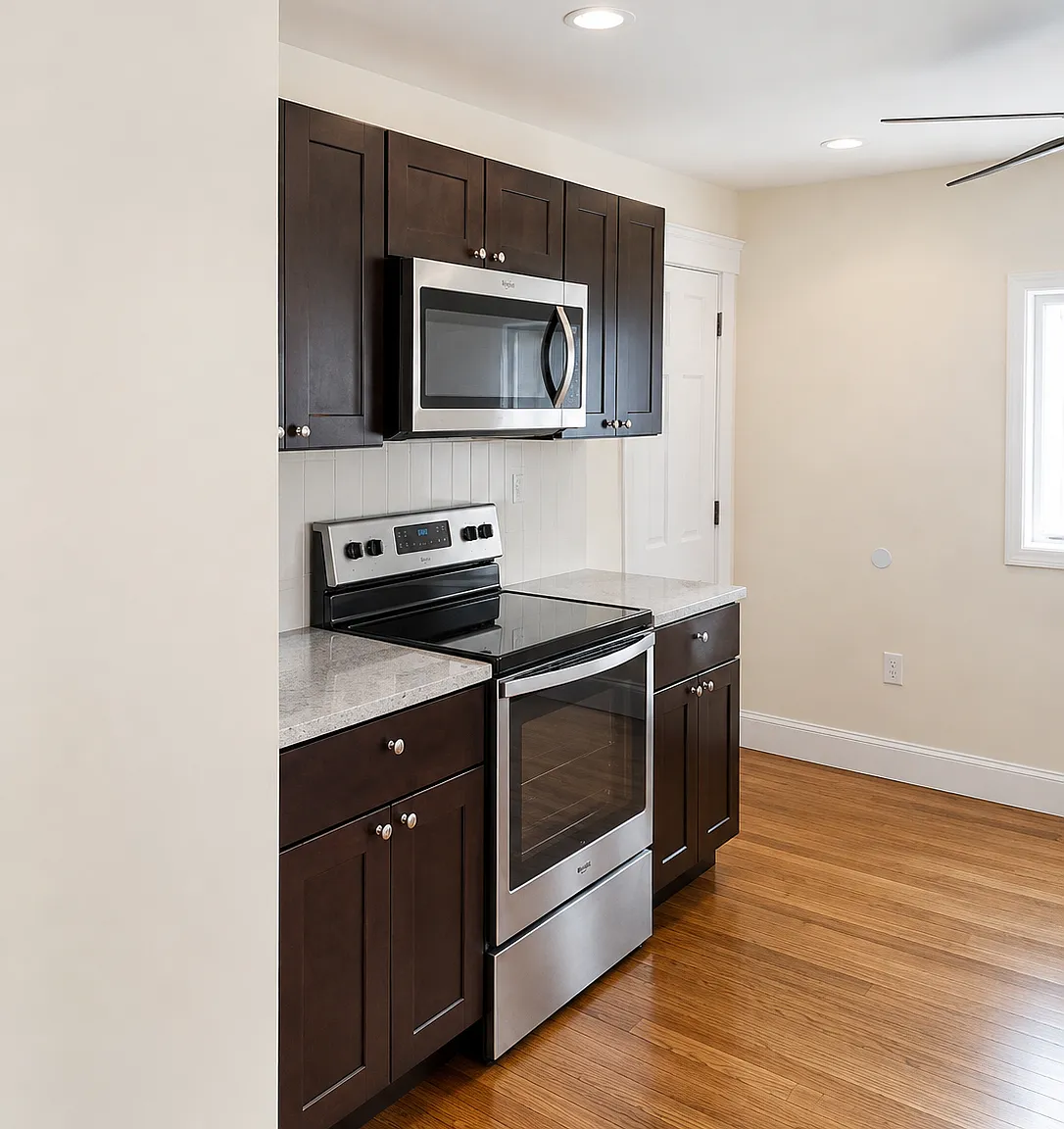 3 bed, 1080 sqft, $4,200 — Photo 1