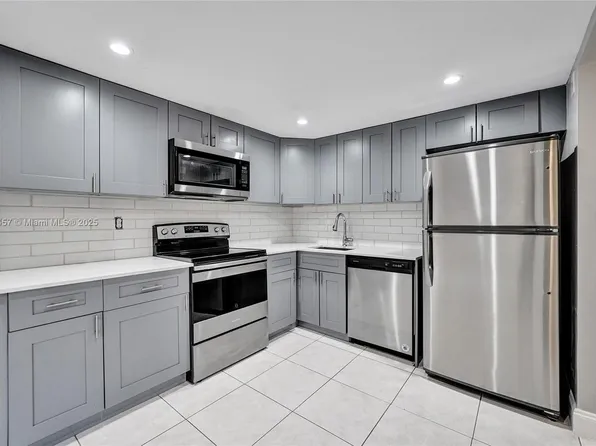 8401 W Sample Rd APT 20, Coral Springs, FL 33065