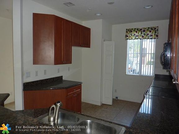 4th image of 314 Bayfront Dr #314