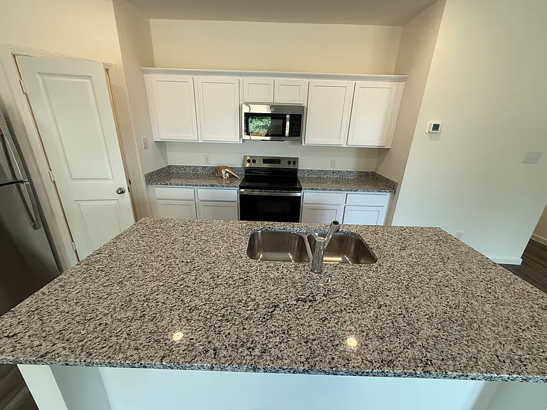 2201 Burnwood St — Photo 8