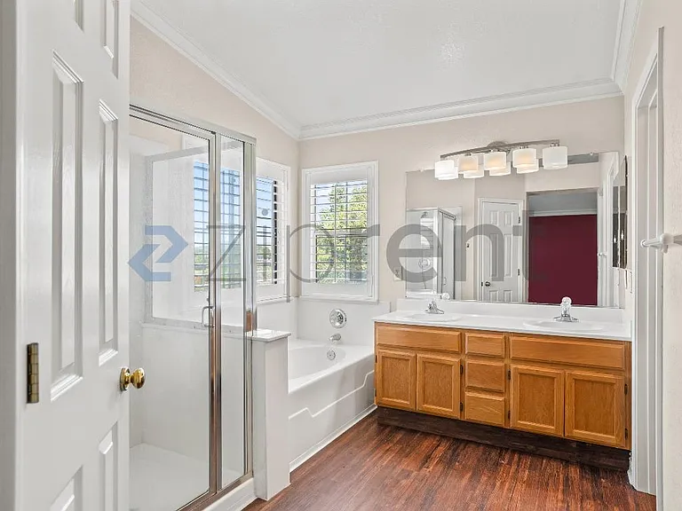 1366 Jayhawk Ln — Photo 23