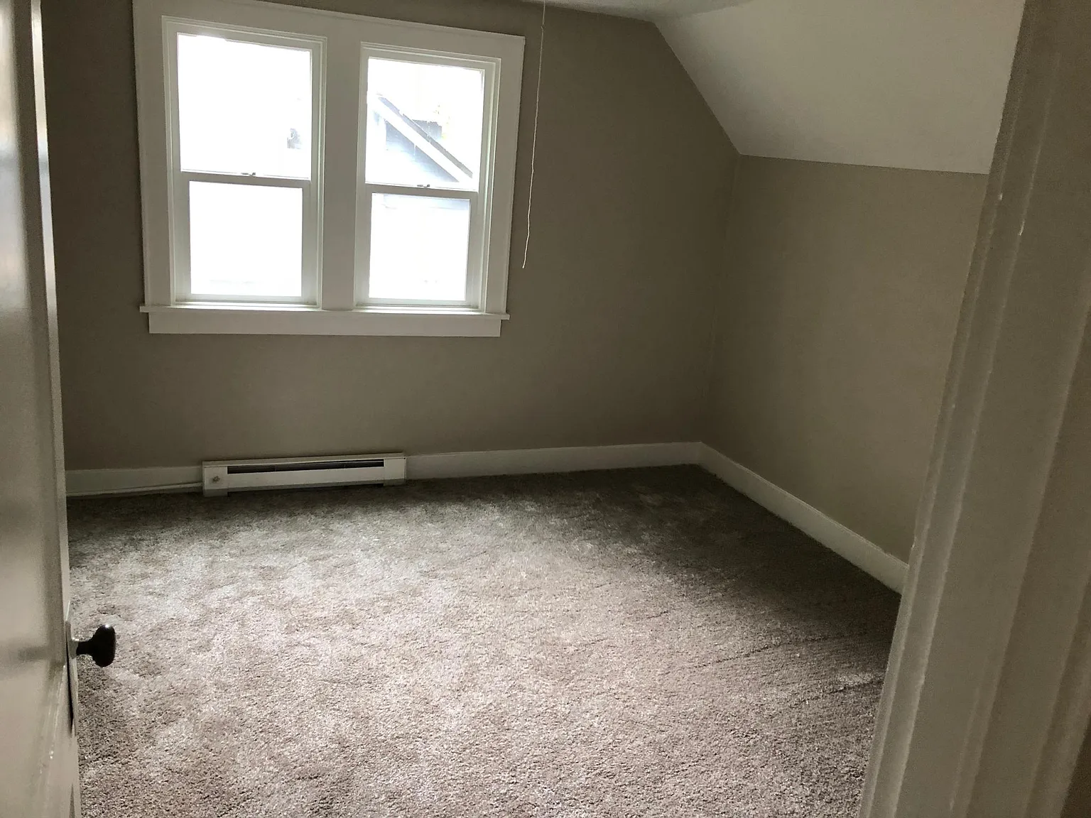 3 bed, 1095 sqft, $1,850 — Photo 2