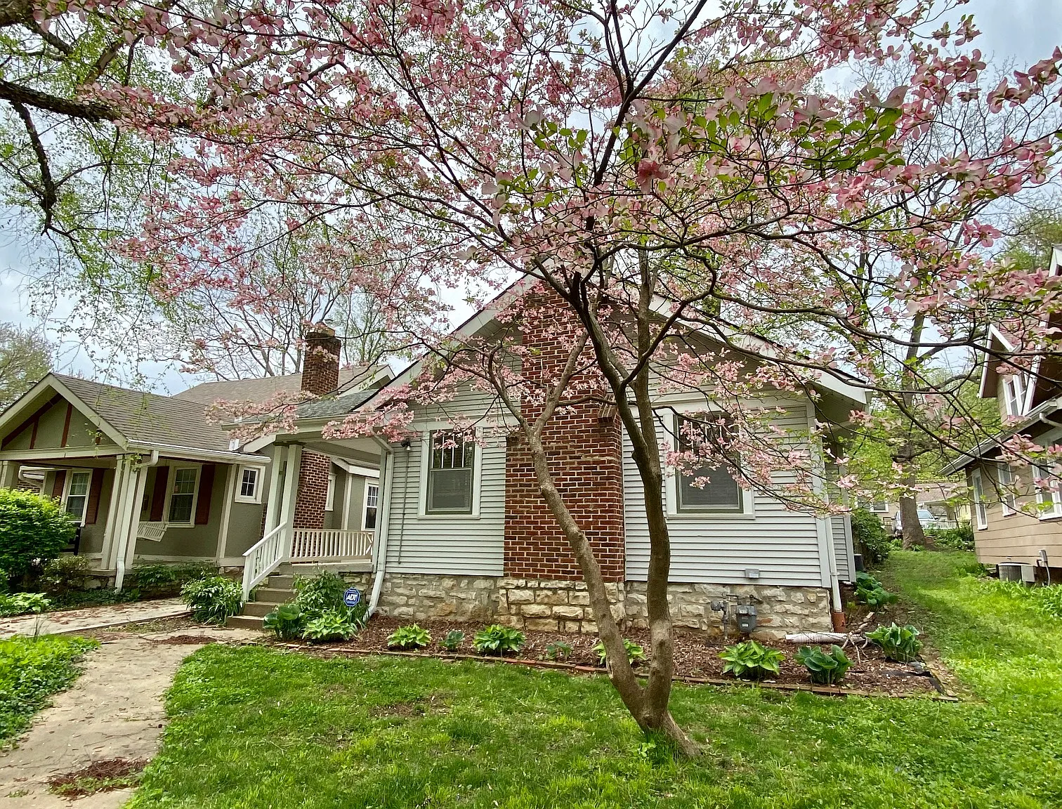 3 bed, 1350 sqft, $2,250 — Photo 1