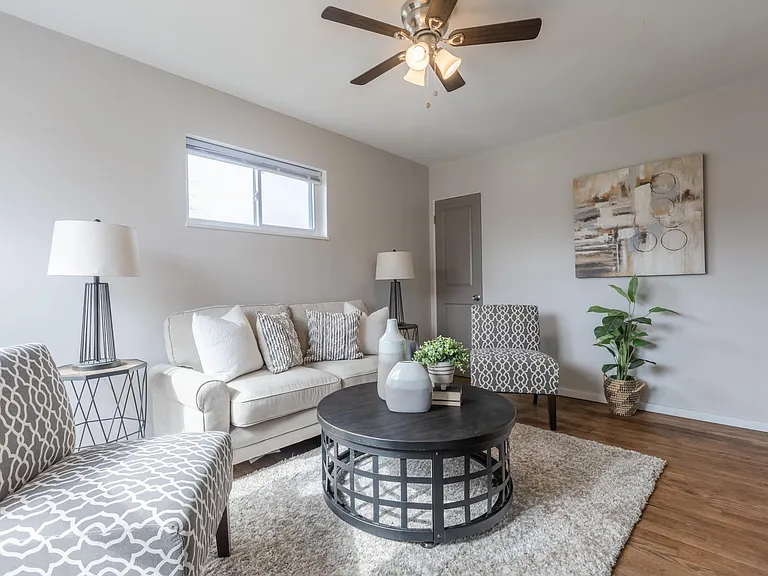2932 Hallmark Ln — Photo 1