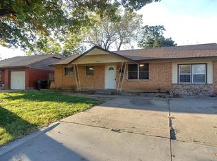 809 Butler St, Moore, OK 73160