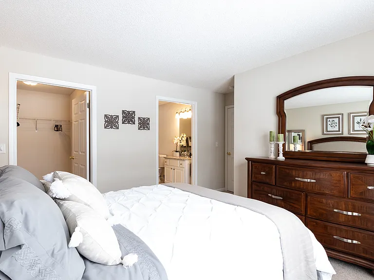 Dreamy Master Suite with Walk In Closet & En Suite Bath