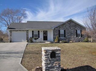 231 Canterbury Dr, Science Hill, KY 42553