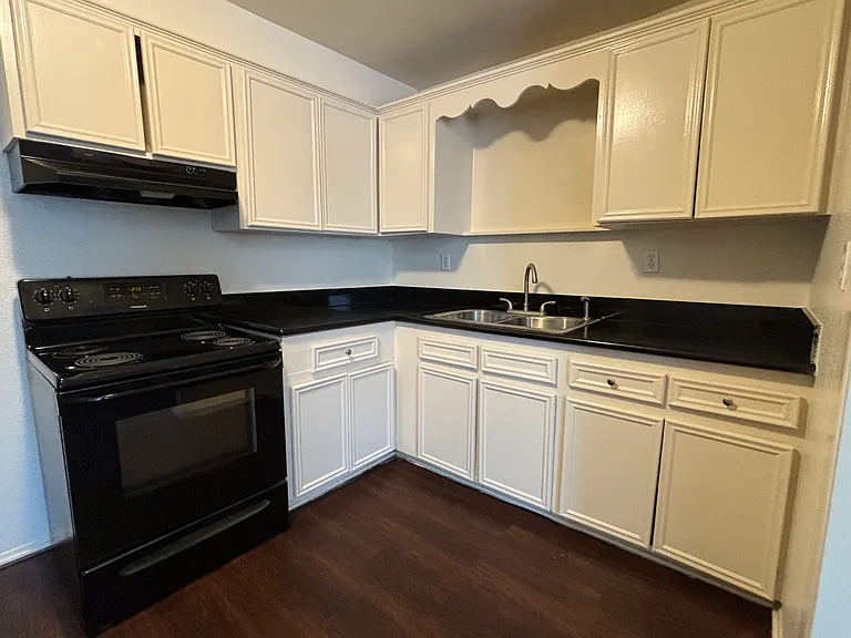 222 E Phillips Rd #4 — Photo 3