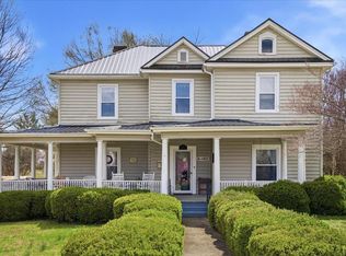 601 Henry St, Gretna, VA 24557