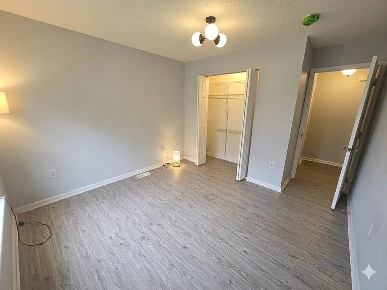151 W Market St — Photo 5
