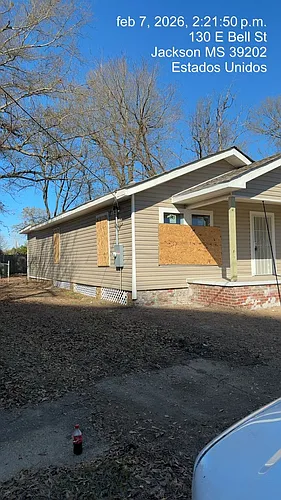 130 E Bell St Photo 1