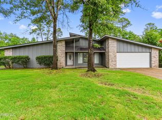 150 Booth Cir, Ocean Springs, MS 39564