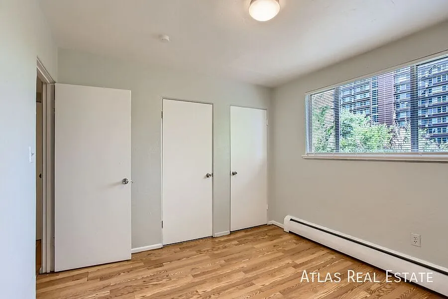 One Month Free Convenient 1-Bedroom Apartment In The Heart Of Harvey Park! — Photo 3