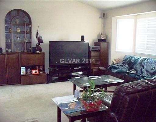 1st image of 3709 N Torrey Pines Dr