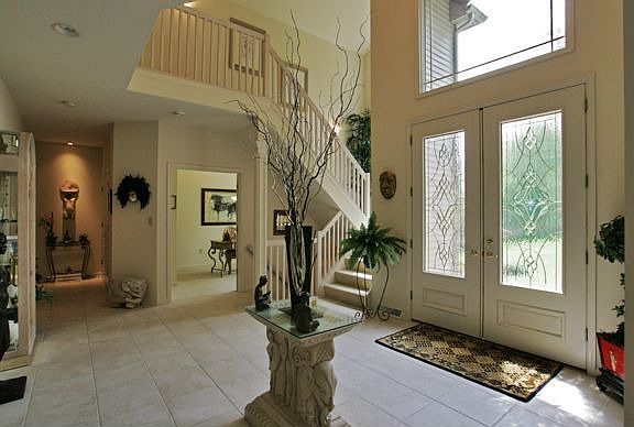 Grand Foyer-Ceramic Floors