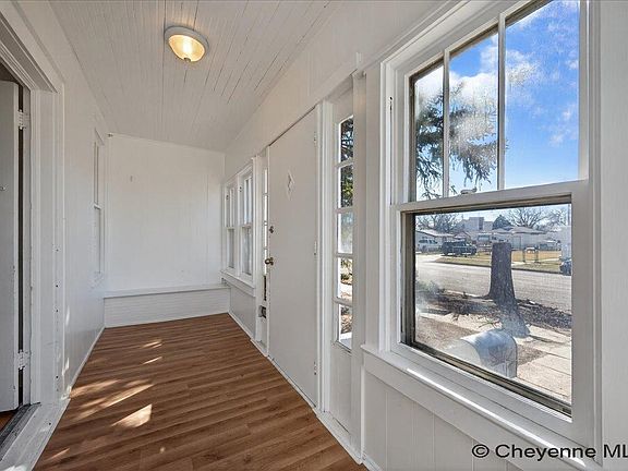 3rd image of 506 E 7th St