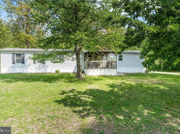 1217 Nestle Quarry Rd, Falling Waters, WV 25419