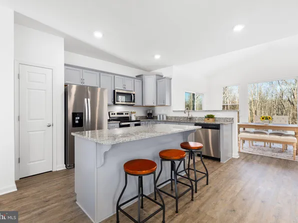 11443 Camelot Ln, King George, VA 22485