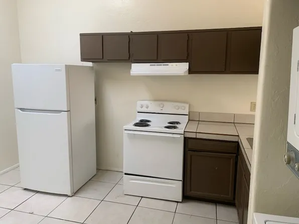 379 E Thoroughbred St, Tucson, AZ 85706