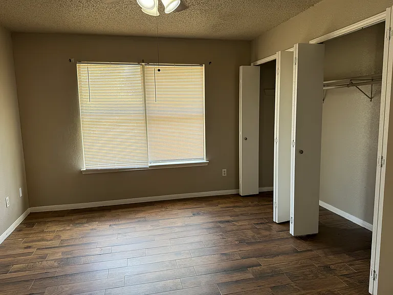 3208 Green Valley Dr — Photo 8