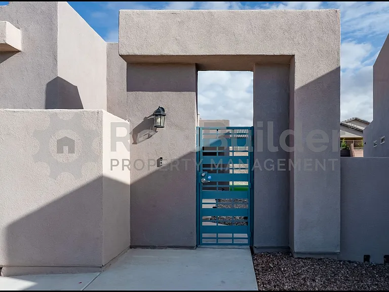 1542 Tierra Verde Loop NW — Photo 2