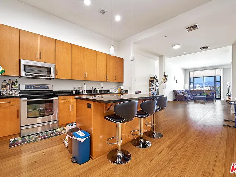 3223 W 6th St #405 — Photo 9
