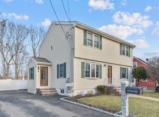 20 Frances Rd, Woburn, MA 01801