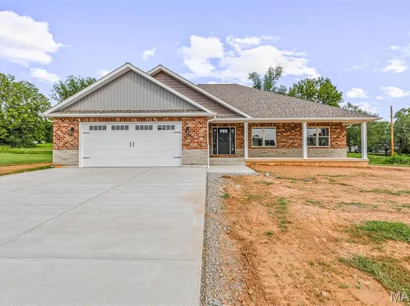 1133 Bell Mountain Dr, Farmington, MO 63640